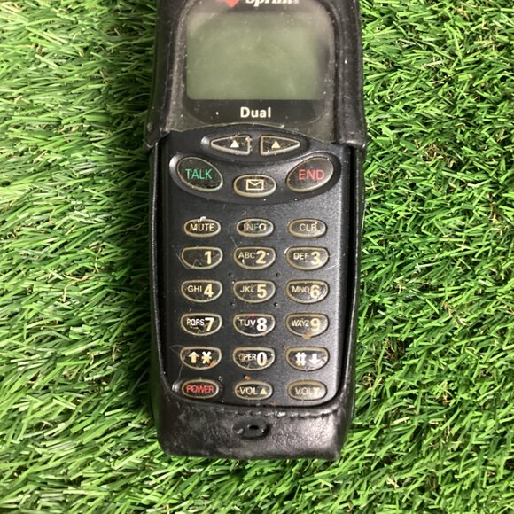 Vintage Sanyo Dual Band 3000 Mobile Phone - Picture 3 of 12